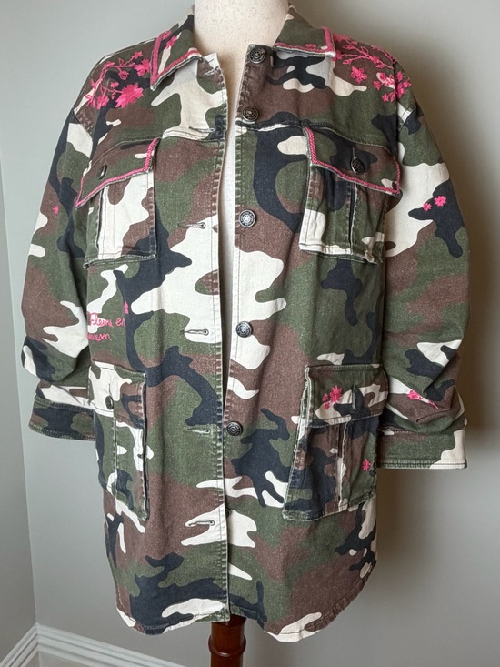 cinq a sept Jackets & Blazers - Cinq a Sept XL Camo Jacket with Pink Floral Embroidery